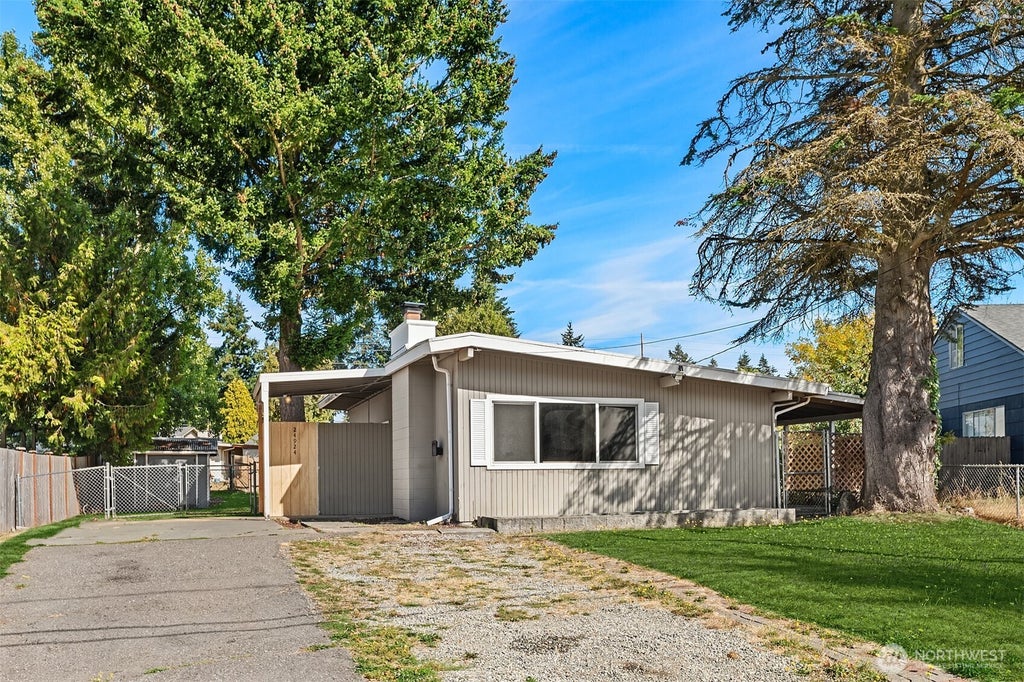 Photo of 24924 35th Avenue S, Kent, WA 98032 (MLS # 2580893)