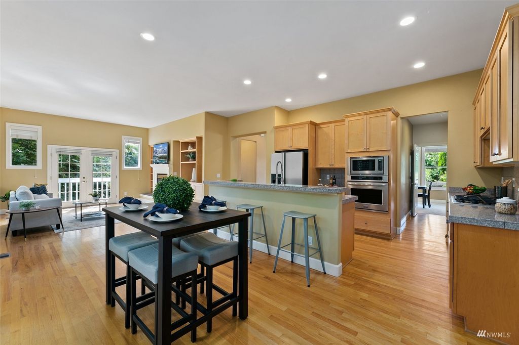 Photo of 6438 166th Place SE, Bellevue, WA 98006 (MLS # 1982043)