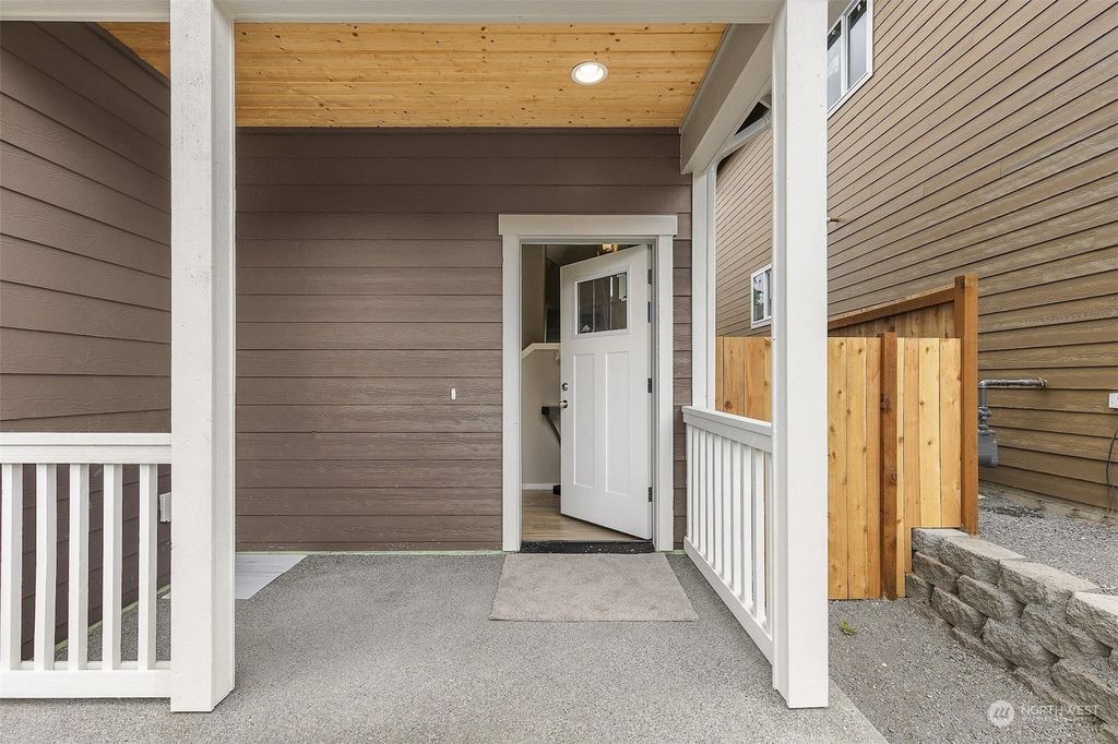 Photo of 14304 Jefferson Way #4, Lynnwood, WA 98087 (MLS # 2030577)