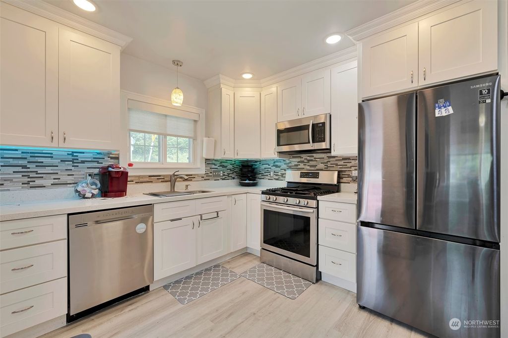 Photo of 10120 15th Avenue S, Seattle, WA 98168 (MLS # 2253487)