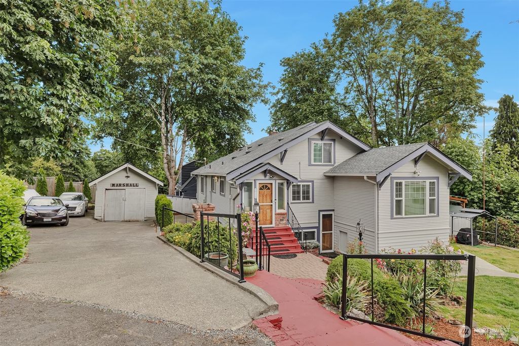 Photo of 10120 15th Avenue S, Seattle, WA 98168 (MLS # 2253487)