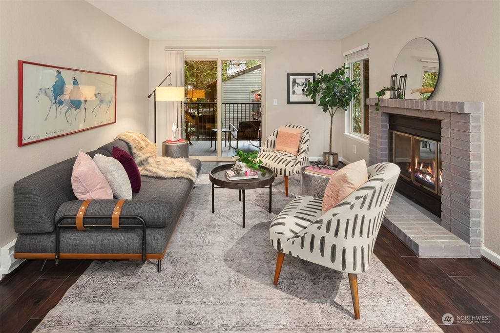 Photo of 14638 NE 80th Place #B33, Redmond, WA 98052 (MLS # 2182723)