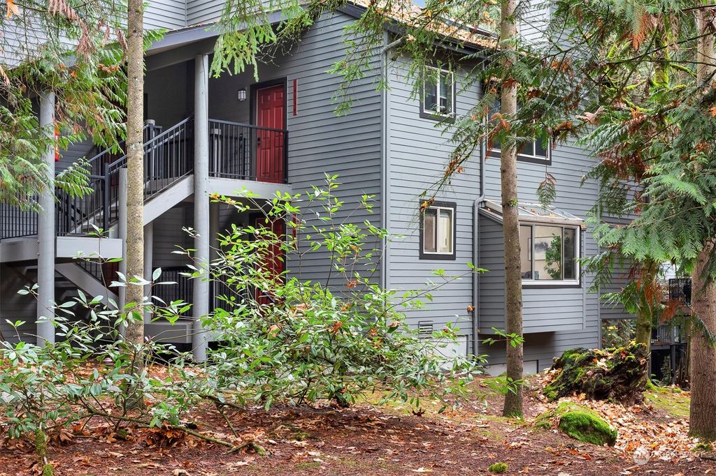 Photo of 14638 NE 80th Place #B33, Redmond, WA 98052 (MLS # 2182723)