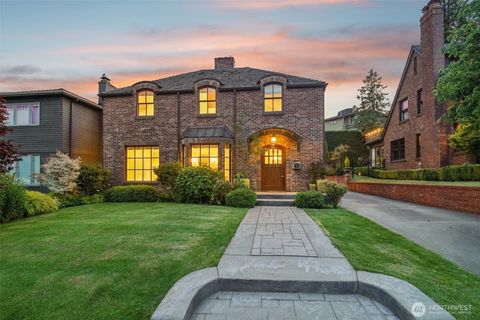 Photo of 2017 36th Avenue W, Seattle, WA 98199 (MLS # 2527108)
