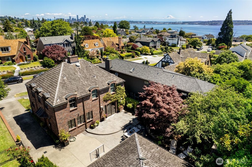 Photo of 2017 36th Avenue W, Seattle, WA 98199 (MLS # 2527108)