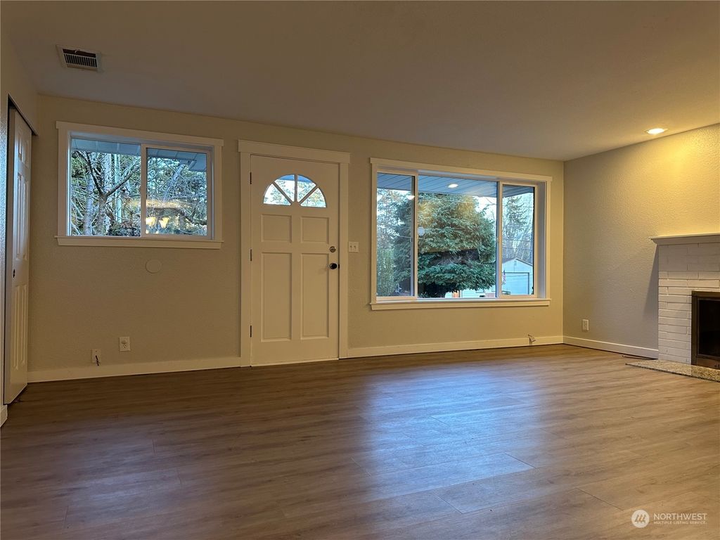 Photo of 20061 25th Avenue NE, Shoreline, WA 98155 (MLS # 2202848)