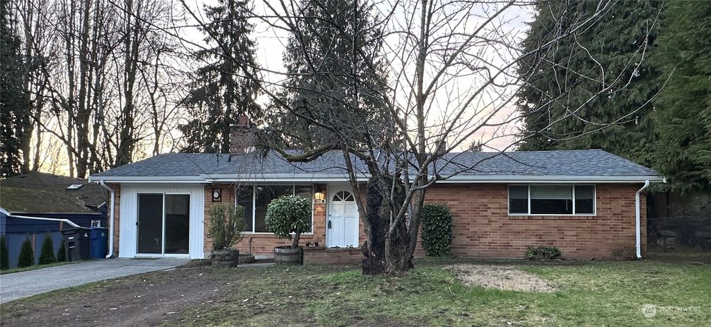 Photo of 20061 25th Avenue NE, Shoreline, WA 98155 (MLS # 2202848)