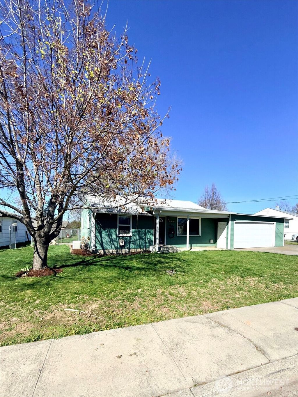 Photo of 1405 Francis Avenue, Walla Walla, WA 99362 (MLS # 2498925)