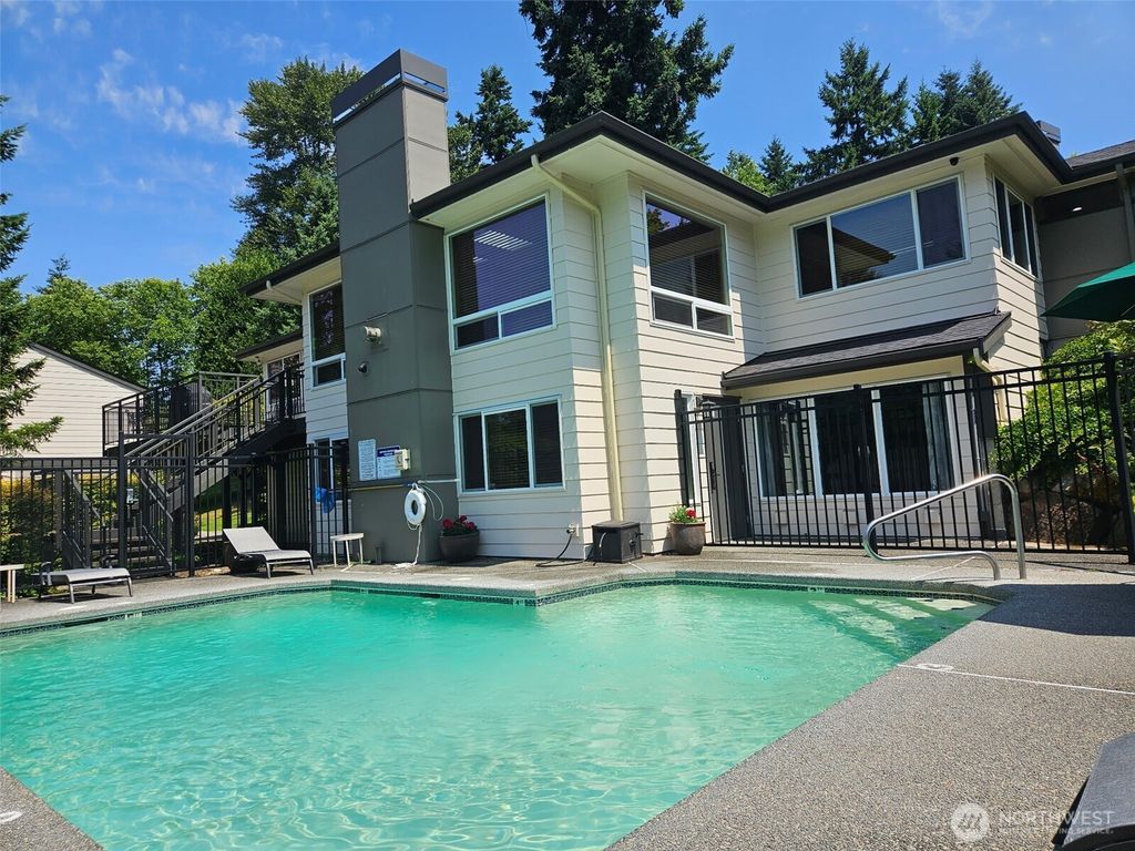 Photo of 31500 33rd Place SW #F103, Federal Way, WA 98023 (MLS # 2502953)