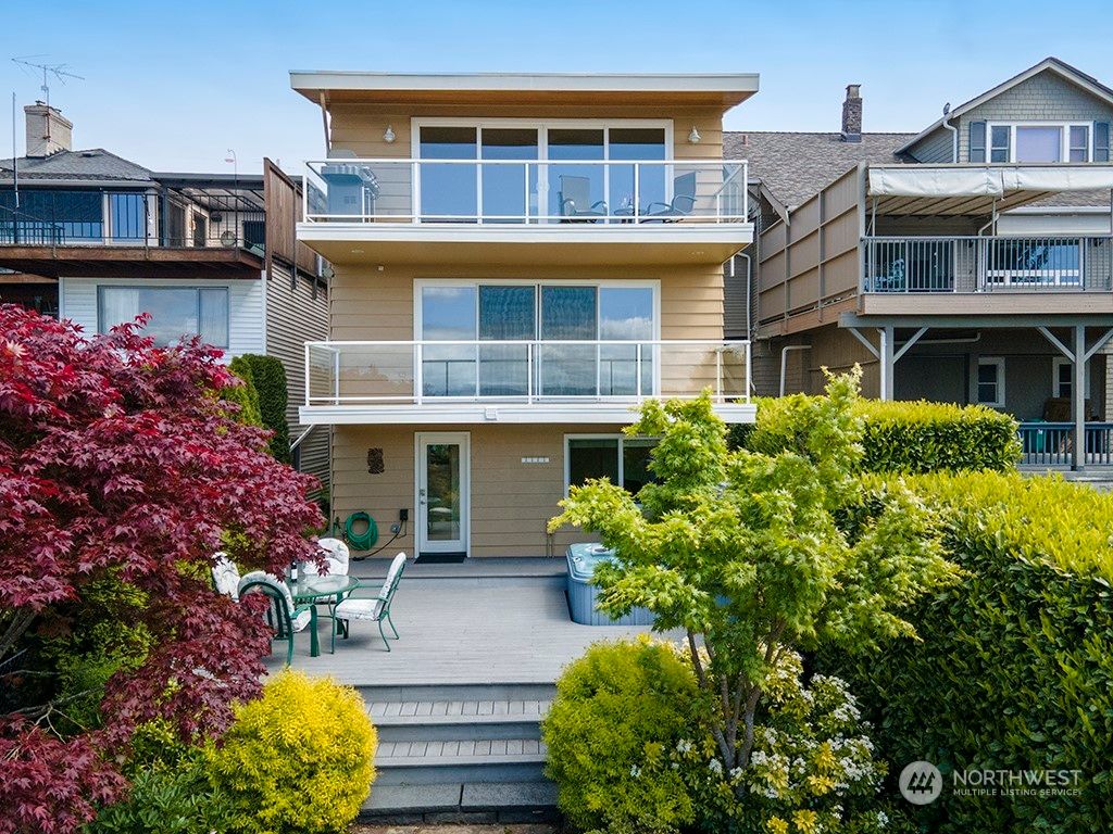 Photo of 6817 34th Avenue NW, Seattle, WA 98117 (MLS # 2049108)