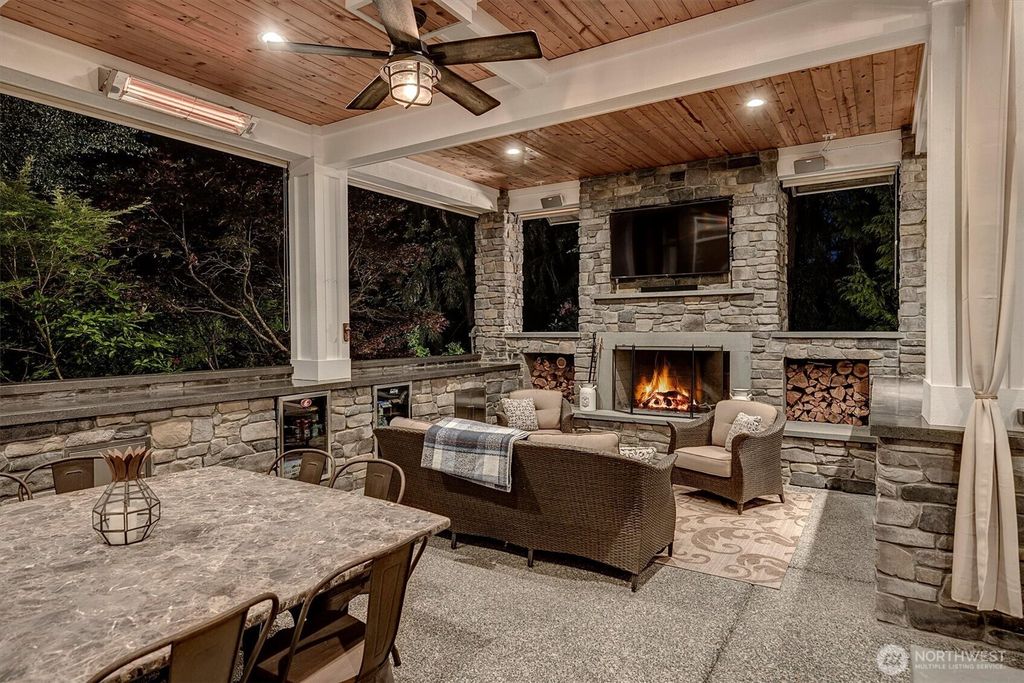 Photo of 14423 SE 89th Place, Newcastle, WA 98059 (MLS # 2524119)