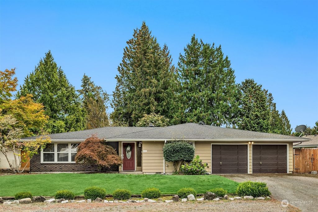 Photo of 13717 SE 141st Street, Renton, WA 98059 (MLS # 2014376)