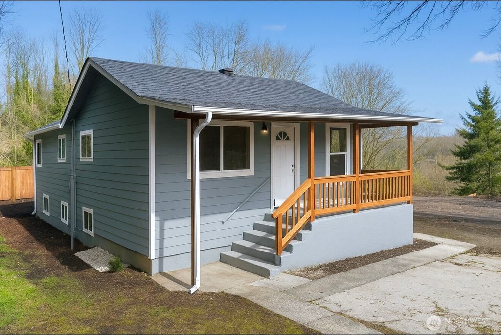 Photo of 4110 S 114th Street, Tukwila, WA 98168 (MLS # 2432149)