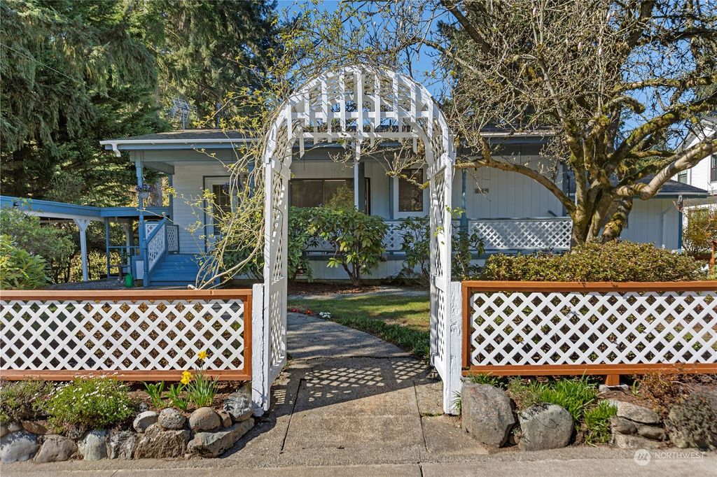 Photo of 23318 Brier Road, Lake Forest Park, WA 98036 (MLS # 2213414)