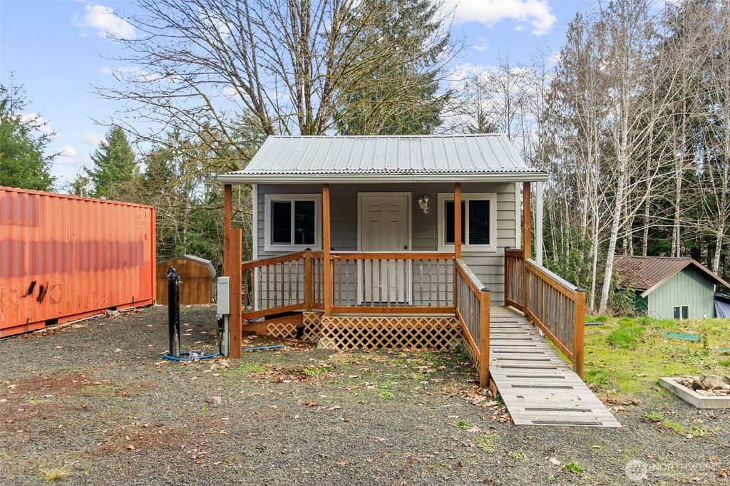 Photo of 21 W Prairie Loop, Elma, WA 98541 (MLS # 2484122)