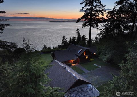 320 Mitchell Drive Coupeville WA 98239
