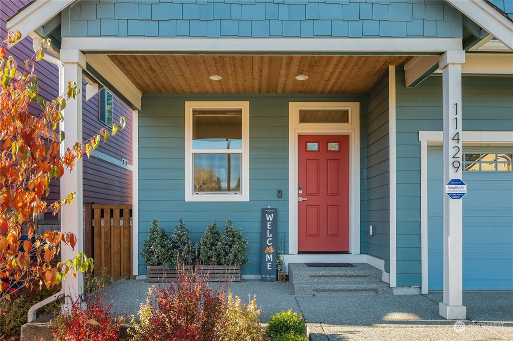 Photo of 11429 5th Avenue SW, Seattle, WA 98146 (MLS # 2307168)