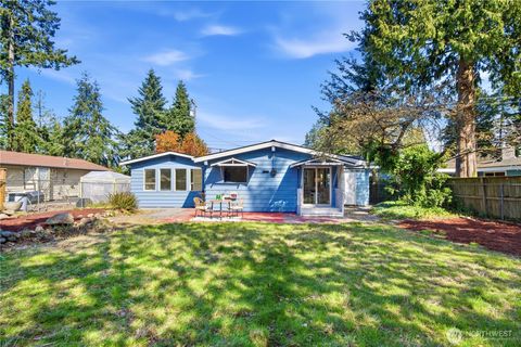 Photo of 527 N 200th Street, Shoreline, WA 98133 (MLS # 2499529)
