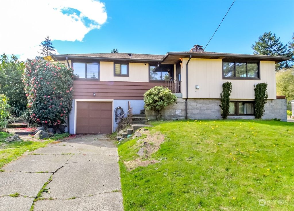 Photo of 11849 16th Avenue S, Burien, WA 98168 (MLS # 2202070)