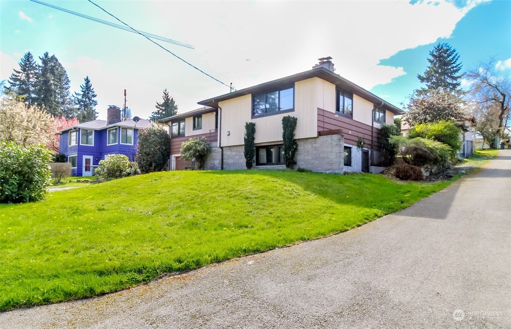 Photo of 11849 16th Avenue S, Burien, WA 98168 (MLS # 2202070)
