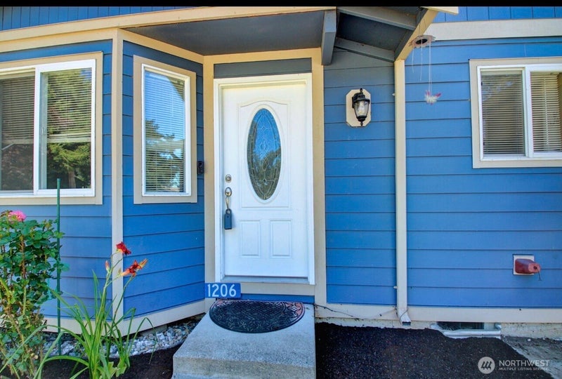 1206 Crystal Lane