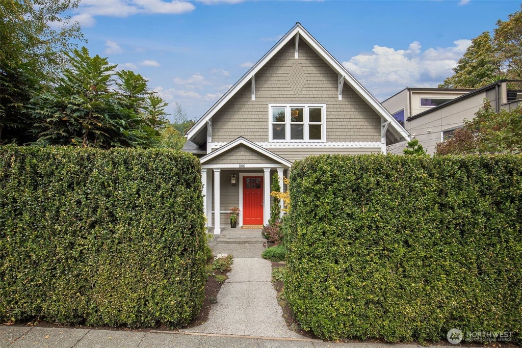 Photo of 806 W Fulton Street, Seattle, WA 98119 (MLS # 2582173)