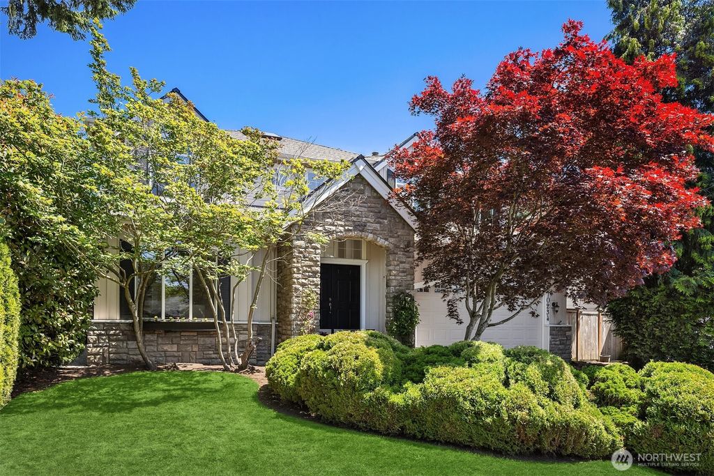 Photo of 10234 125th Avenue NE, Kirkland, WA 98033 (MLS # 2388166)