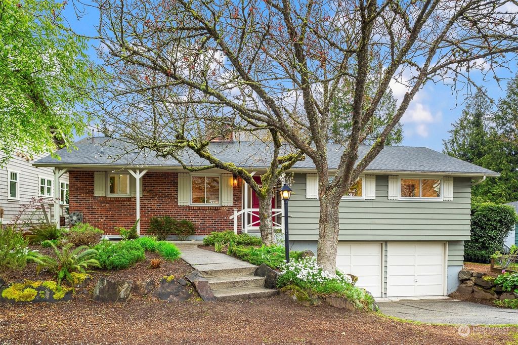 Photo of 133 N 177th Street, Shoreline, WA 98133 (MLS # 2221061)