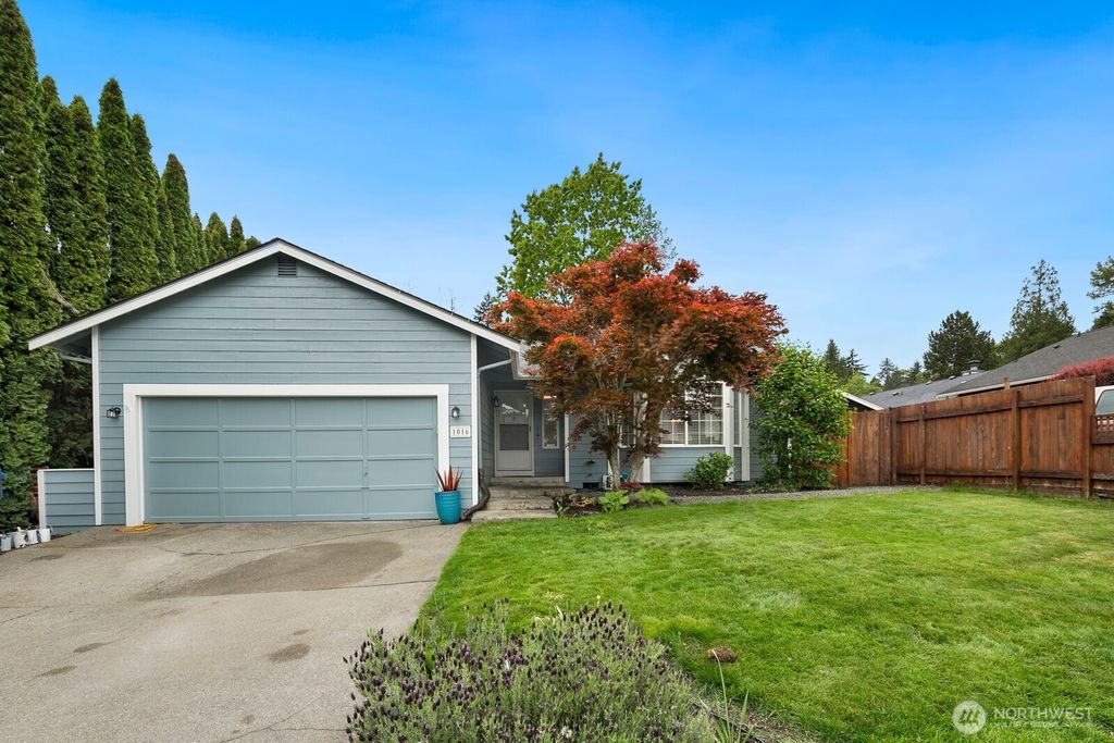 Photo of 1016 102nd Drive SE, Lake Stevens, WA 98258 (MLS # 2506625)