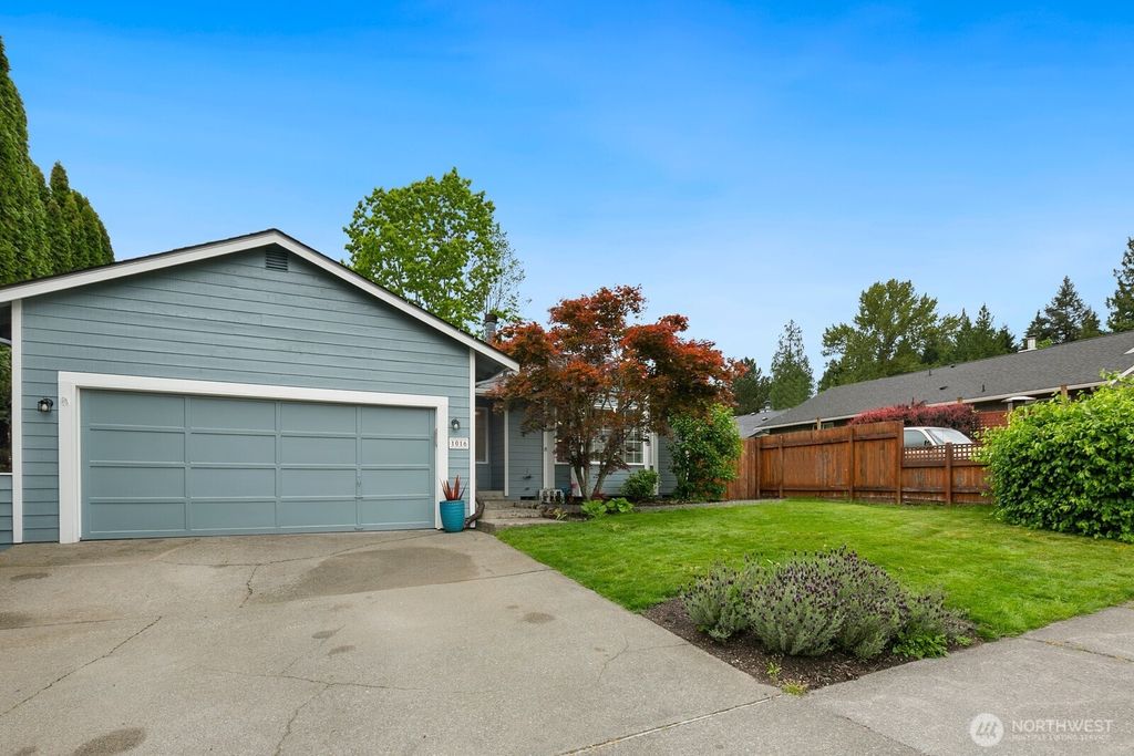 Photo of 1016 102nd Drive SE, Lake Stevens, WA 98258 (MLS # 2506625)