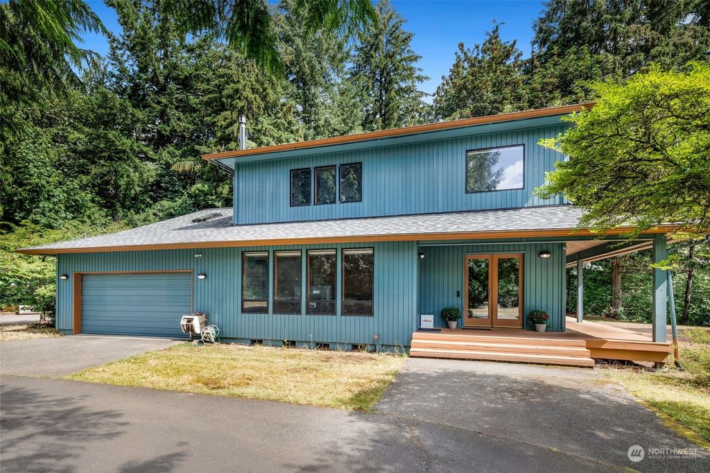 Photo of 17302 270th Avenue SE, Issaquah, WA 98027 (MLS # 2295825)