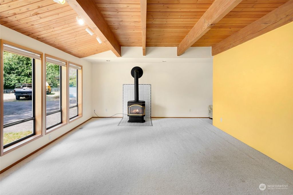 Photo of 17302 270th Avenue SE, Issaquah, WA 98027 (MLS # 2295825)