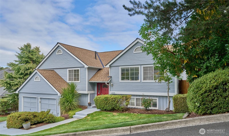 1404 S 290th Place