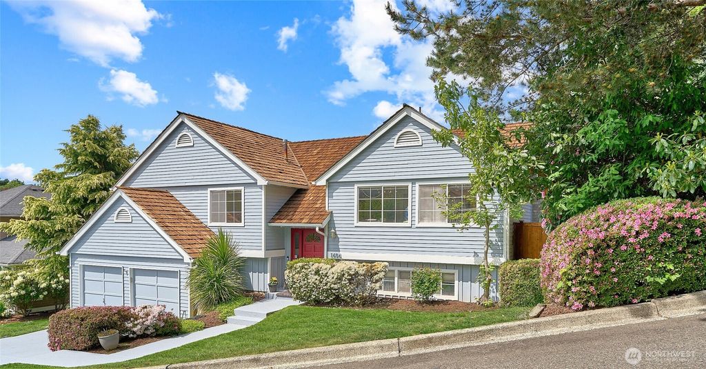 Photo of 1404 S 290th Pl PL, Federal Way, WA 98003 (MLS # 2523933)