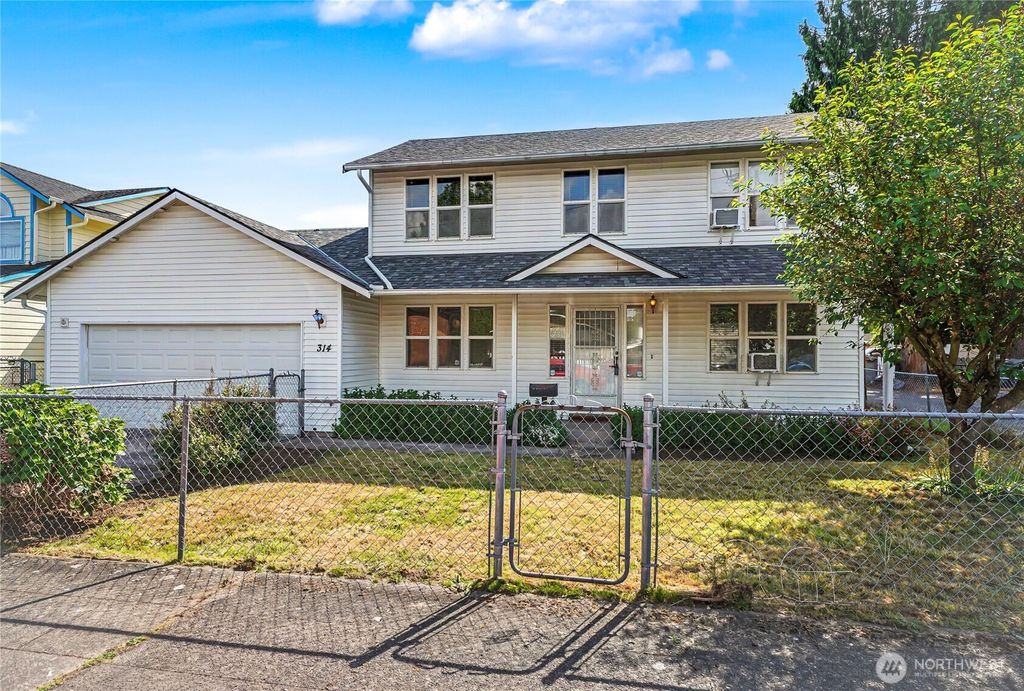 Photo of 314 Factory Avenue N, Renton, WA 98057 (MLS # 2524926)