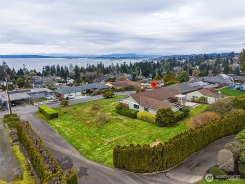Photo of 2602 Hillside Lane, Everett, WA 98203 (MLS # 2483403)