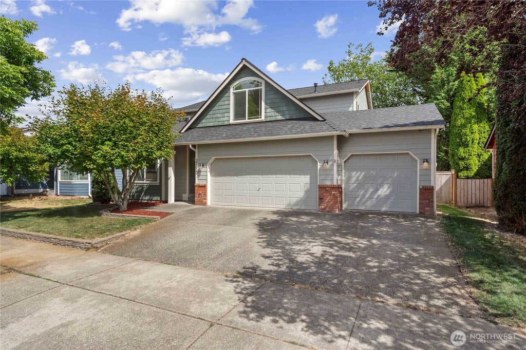 Photo of 27622 239th SE, Maple Valley, WA 98038 (MLS # 2564132)