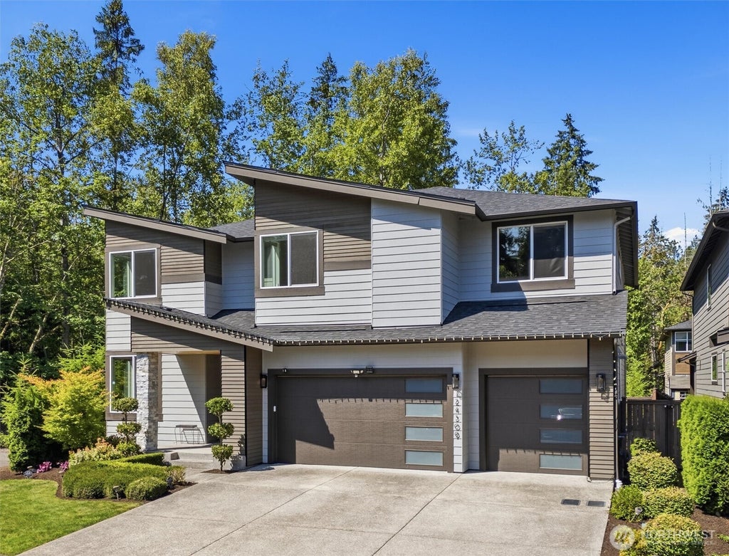 Photo of 24309 NE 24th Street, Sammamish, WA 98074 (MLS # 2569434)