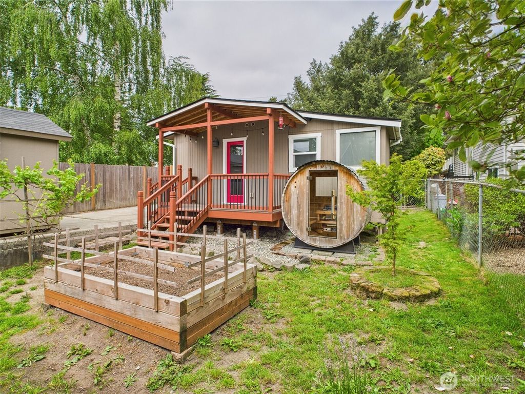 Photo of 5019 SW Hanford Street, Seattle, WA 98116 (MLS # 2376355)