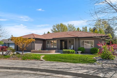 Photo of 2013 Linville Drive, Wenatchee, WA 98801 (MLS # 2508001)
