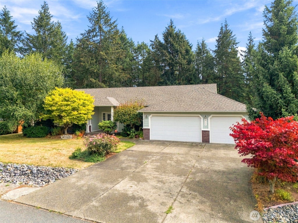 Photo of 6711 47th Avenue NE, Olympia, WA 98516 (MLS # 2589098)