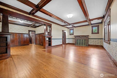 Photo of 1502 Rainier Avenue, Everett, WA 98201 (MLS # 2549178)