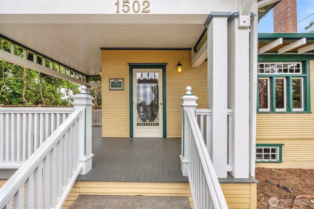 Photo of 1502 Rainier Avenue, Everett, WA 98201 (MLS # 2549178)