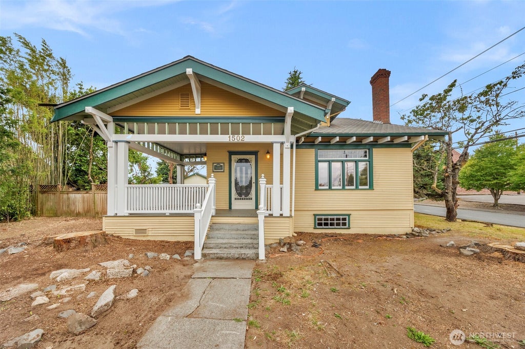 Photo of 1502 Rainier Avenue, Everett, WA 98201 (MLS # 2549178)