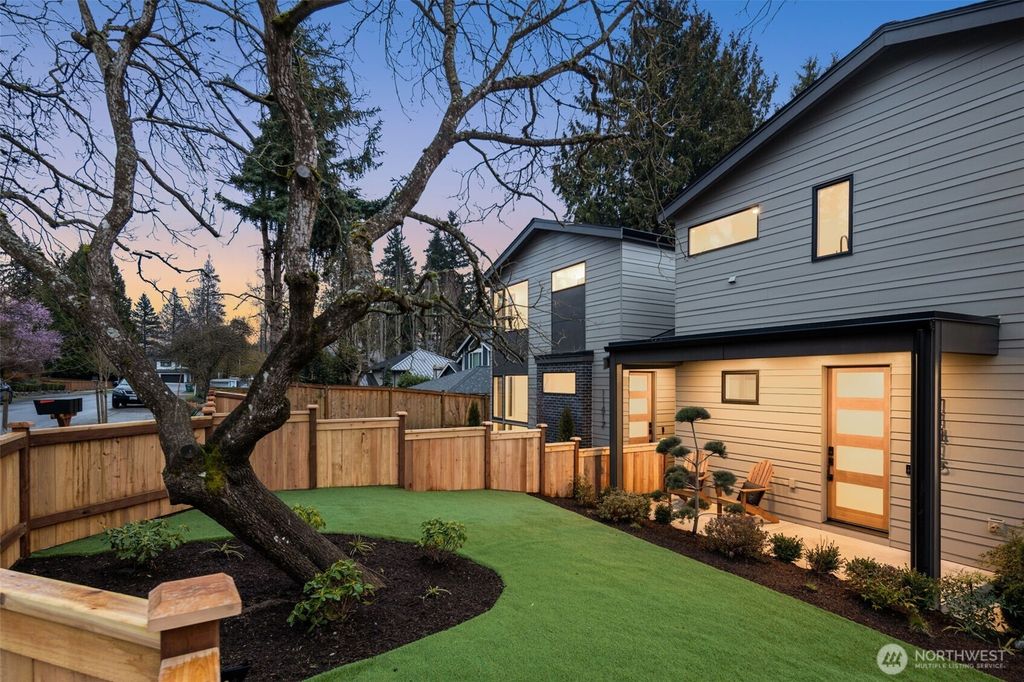 Photo of 11415 NE 91st Street, Kirkland, WA 98033 (MLS # 2488967)