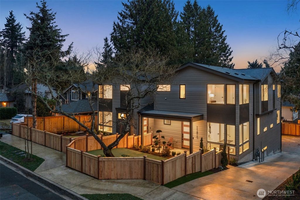 Photo of 11415 NE 91st Street, Kirkland, WA 98033 (MLS # 2488967)