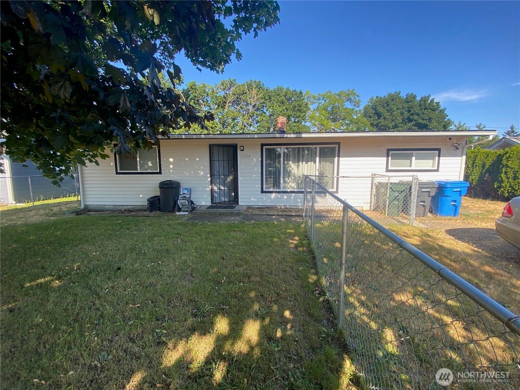 Photo of 10204 47th Avenue SW, Lakewood, WA 98499 (MLS # 2576212)