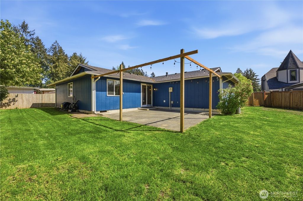 Photo of 1404 Natalie Court, Steilacoom, WA 98388 (MLS # 2506927)