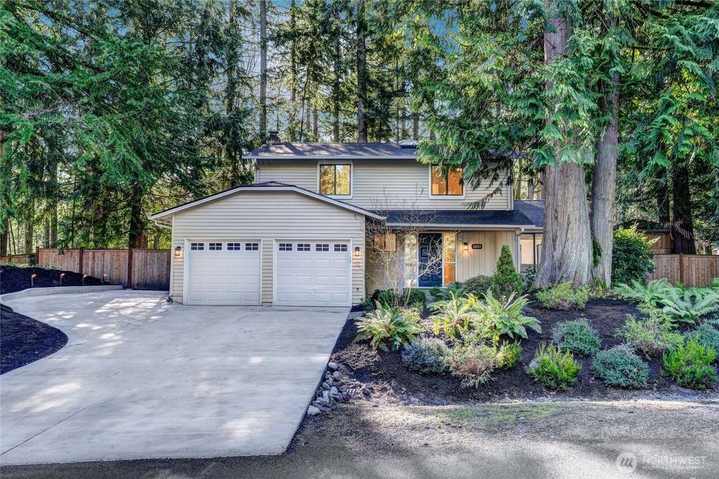 Photo of 22013 SE 33rd Street, Sammamish, WA 98075 (MLS # 2463591)