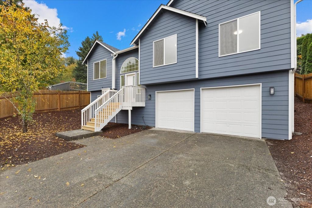 Photo of 422 E Titus, Kent, WA 98030 (MLS # 2486081)